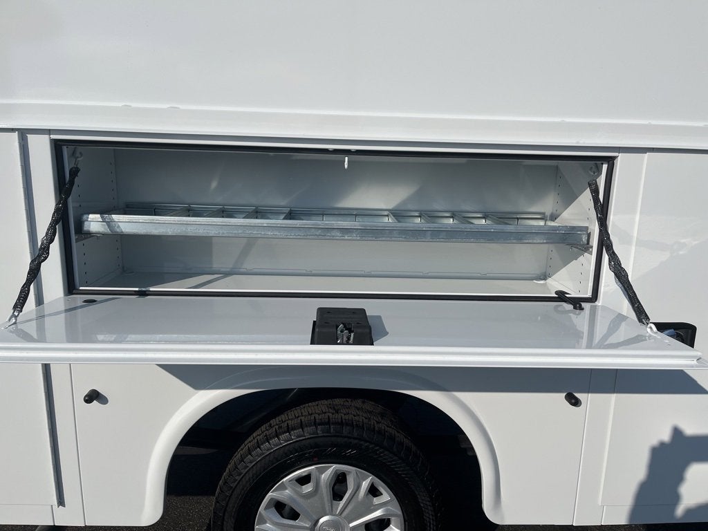 2024 Ford Transit Cutaway Base