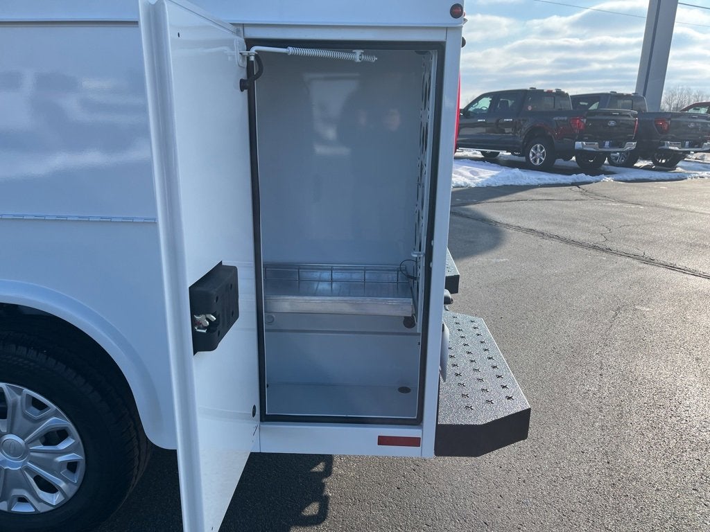 2024 Ford Transit Cutaway Base