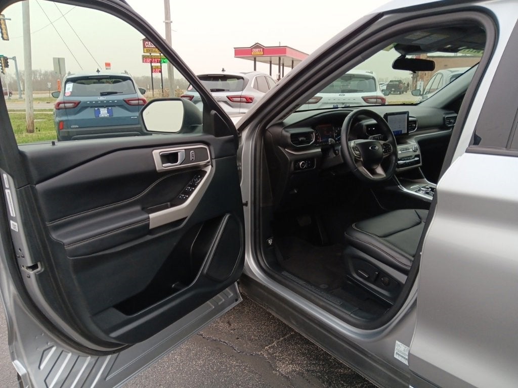 2024 Ford Explorer XLT