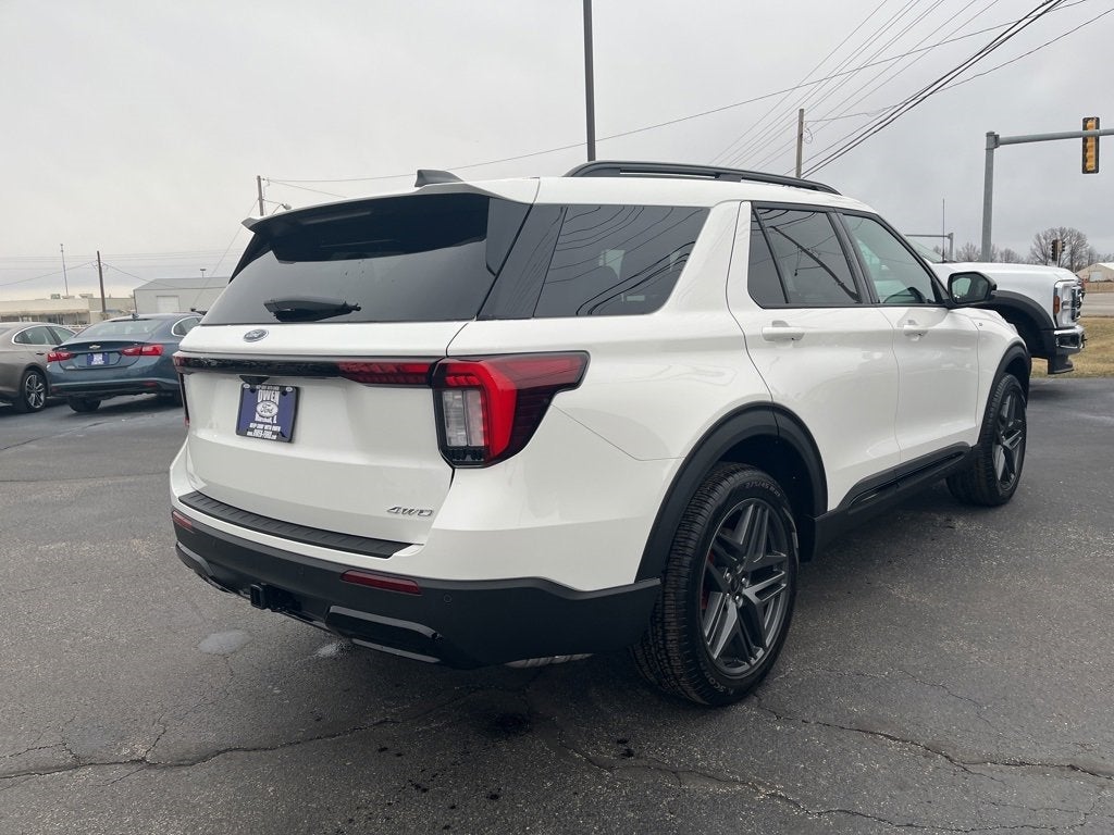 2025 Ford Explorer ST-Line