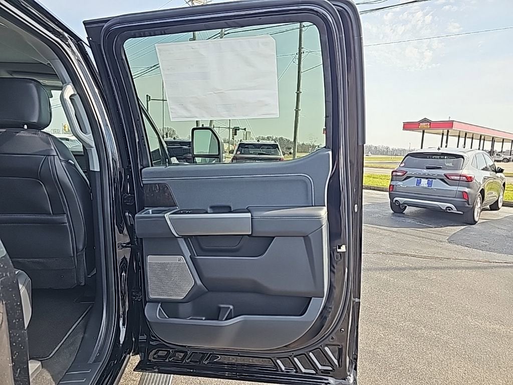 2026 Ford Super Duty F-350 SRW LARIAT