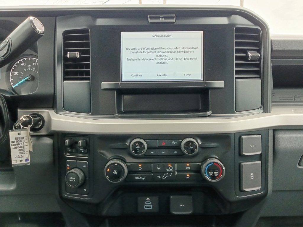 2027 Ford Super Duty F-350 DRW XL