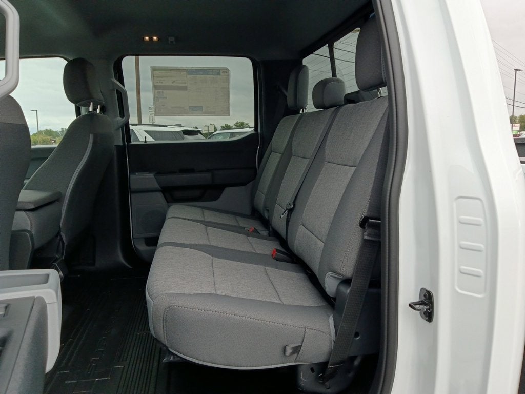 2027 Ford Super Duty F-350 DRW XL