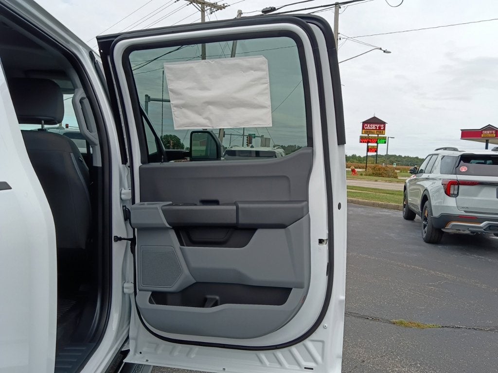 2027 Ford Super Duty F-350 DRW XL