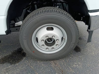 2027 Ford Super Duty F-350 DRW XL