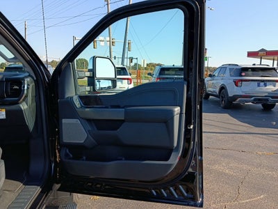 2027 Ford Super Duty F-350 DRW LARIAT