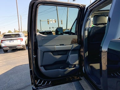 2027 Ford Super Duty F-350 DRW LARIAT