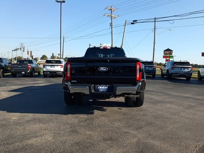 2027 Ford Super Duty F-350 DRW LARIAT