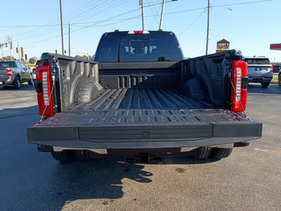 2027 Ford Super Duty F-350 DRW LARIAT