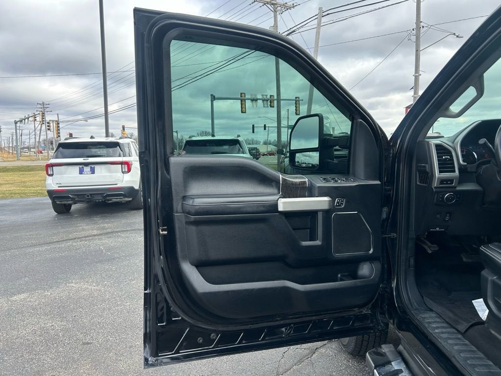 2020 Ford Super Duty F-350 DRW LARIAT