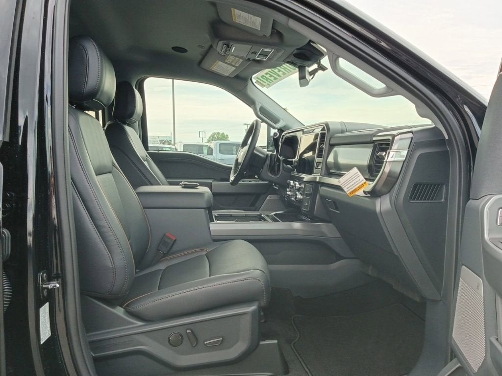 2026 Ford Super Duty F-350 DRW LARIAT