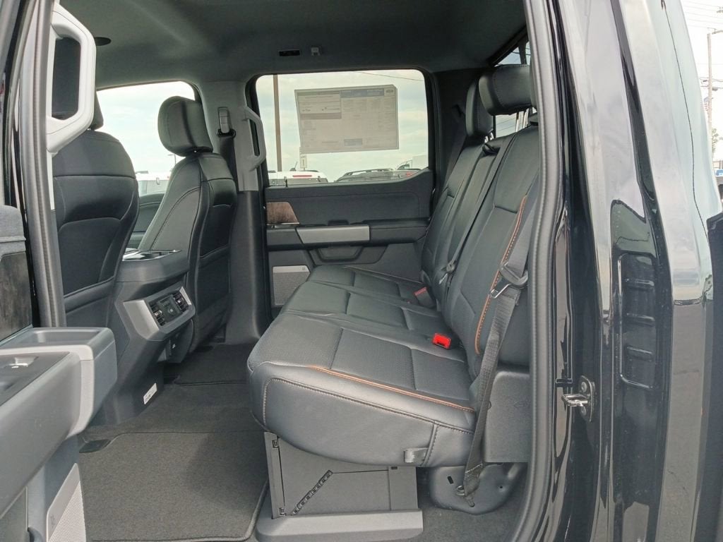 2026 Ford Super Duty F-350 DRW LARIAT