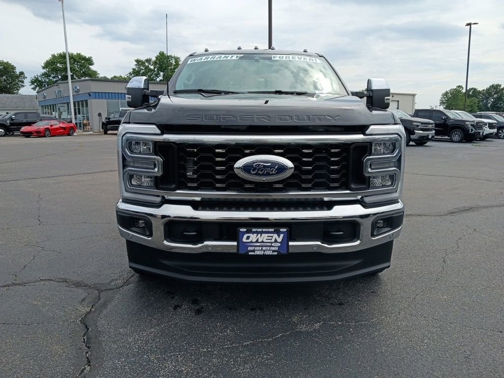 2026 Ford Super Duty F-350 DRW LARIAT