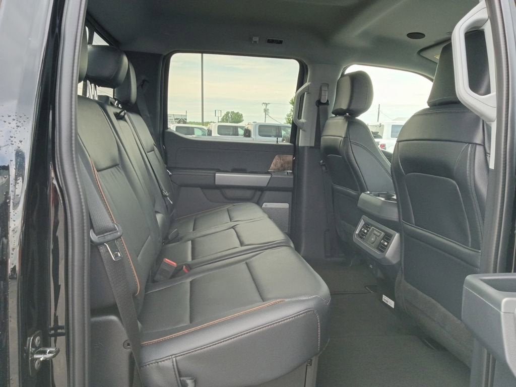 2026 Ford Super Duty F-350 DRW LARIAT