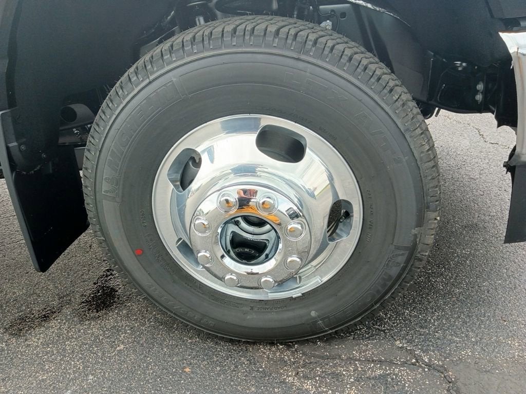 2026 Ford Super Duty F-350 DRW LARIAT
