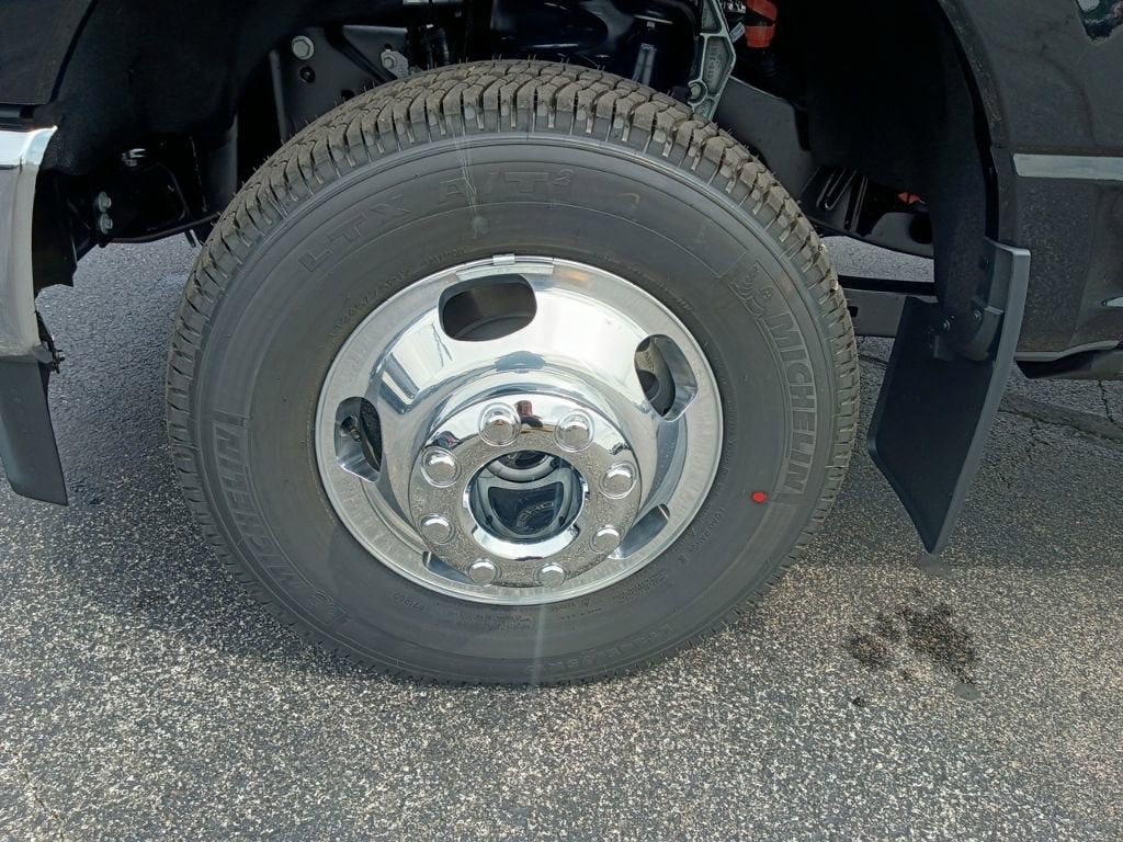 2026 Ford Super Duty F-350 DRW LARIAT