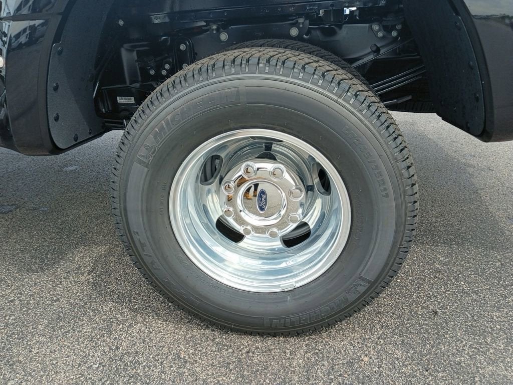 2026 Ford Super Duty F-350 DRW LARIAT