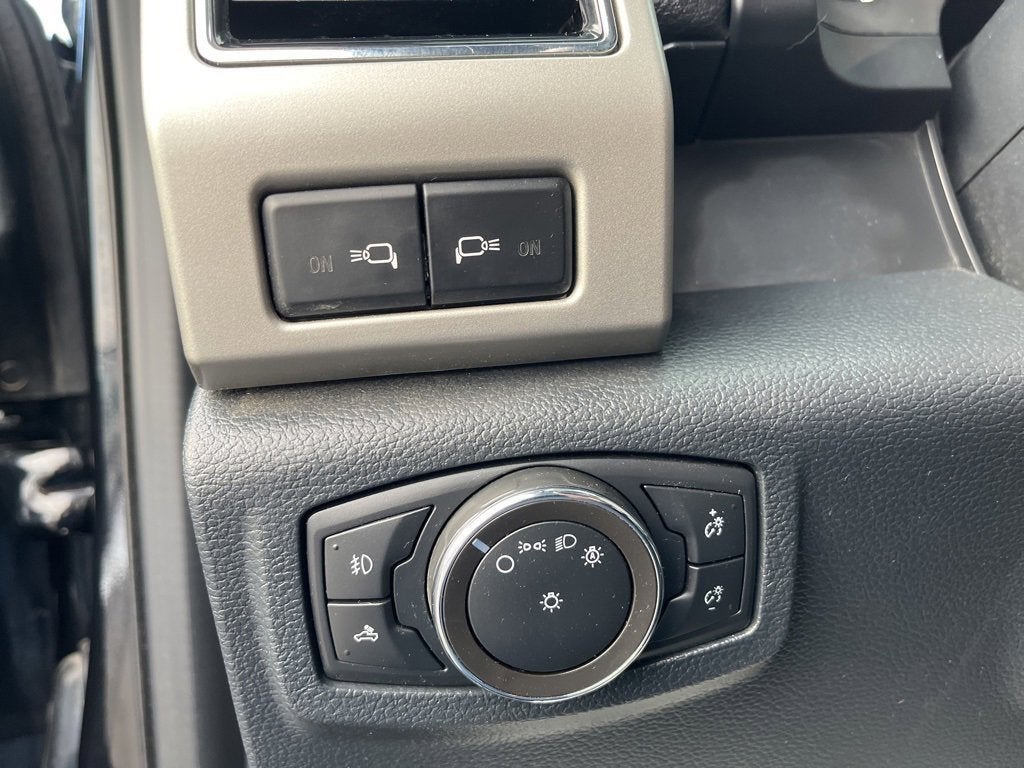 2022 Ford Super Duty F-450 DRW LARIAT