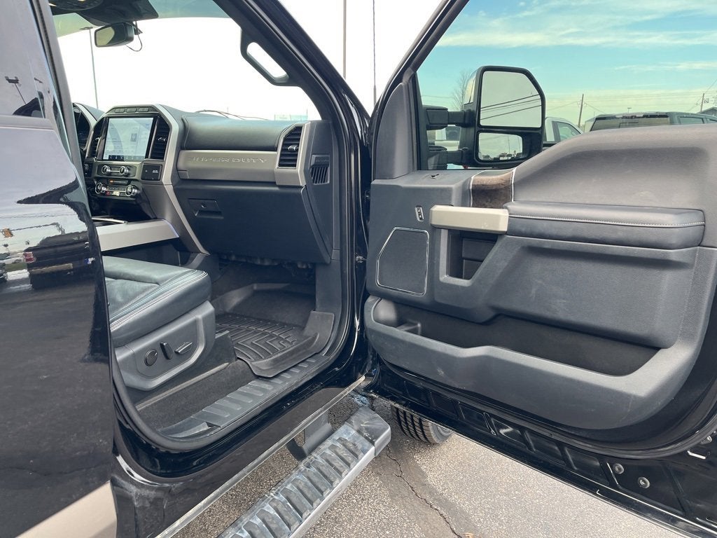 2022 Ford Super Duty F-450 DRW LARIAT