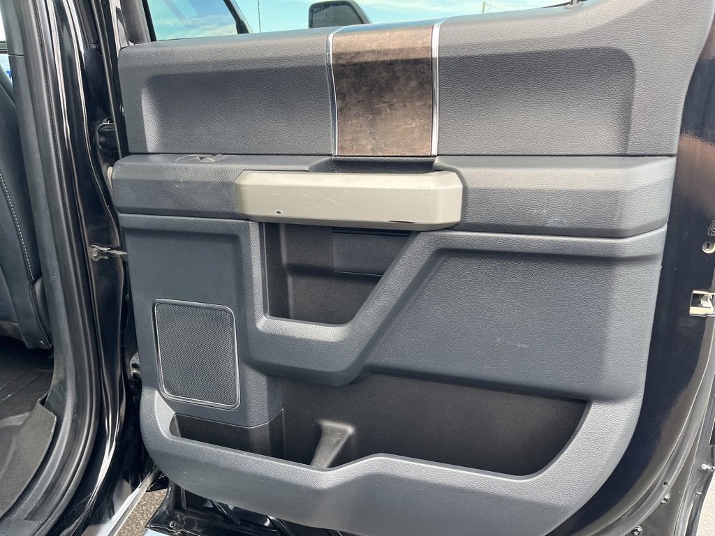 2022 Ford Super Duty F-450 DRW LARIAT