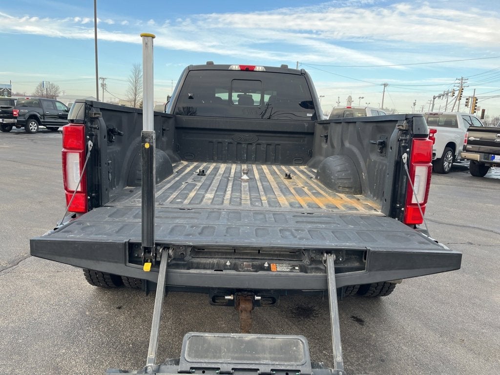 2022 Ford Super Duty F-450 DRW LARIAT