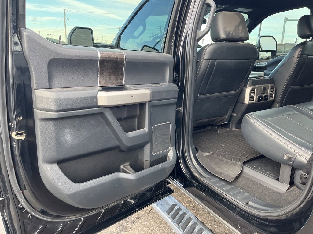 2022 Ford Super Duty F-450 DRW LARIAT