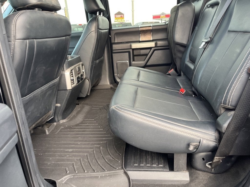 2022 Ford Super Duty F-450 DRW LARIAT