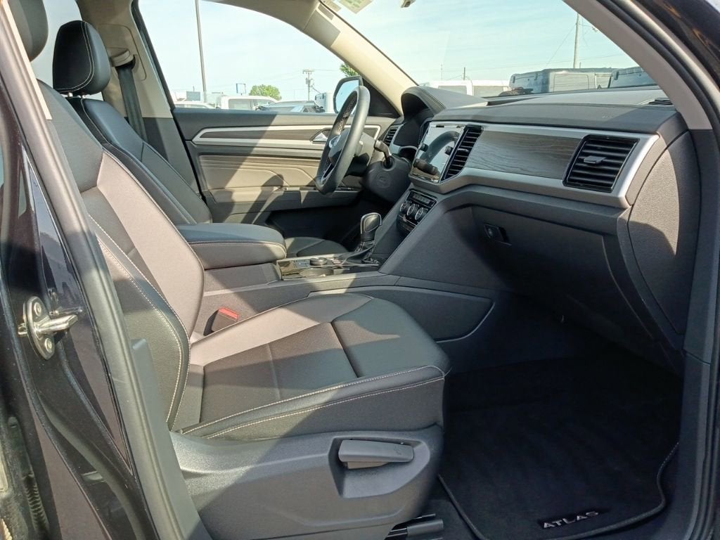 2023 Volkswagen Atlas 2.0T SE w/Technology