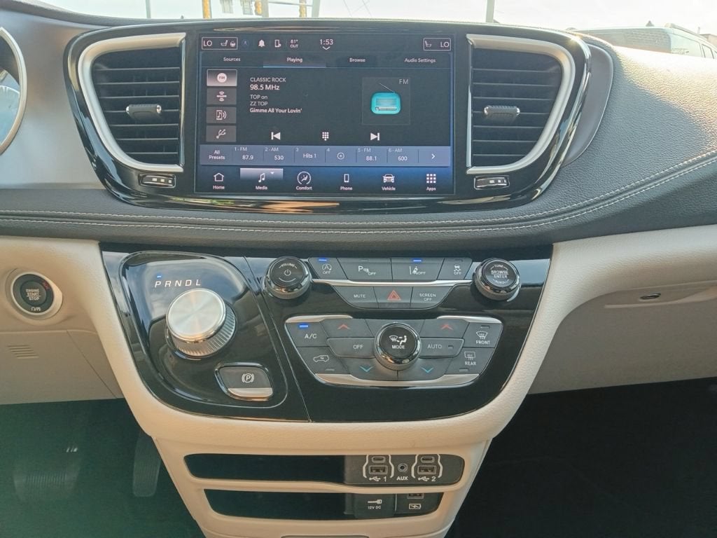 2022 Chrysler Pacifica Touring L