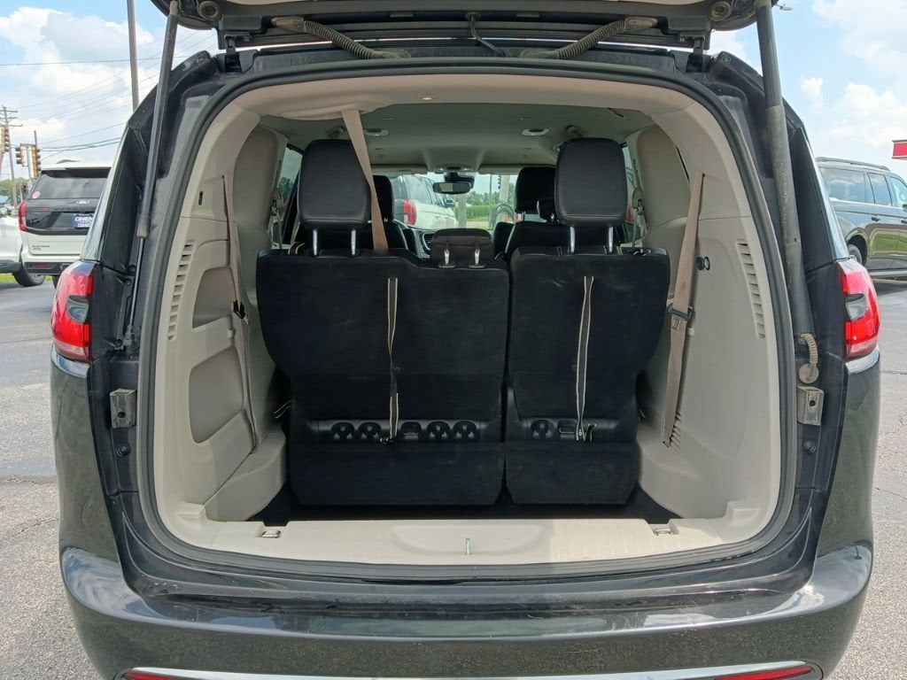 2022 Chrysler Pacifica Touring L