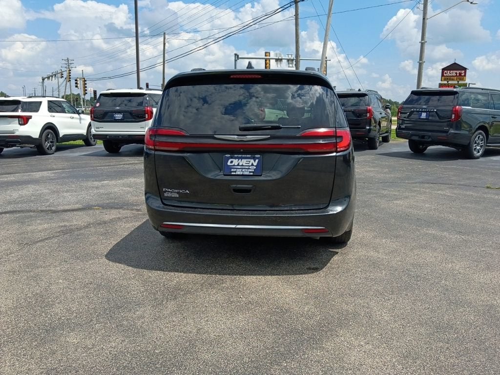 2022 Chrysler Pacifica Touring L