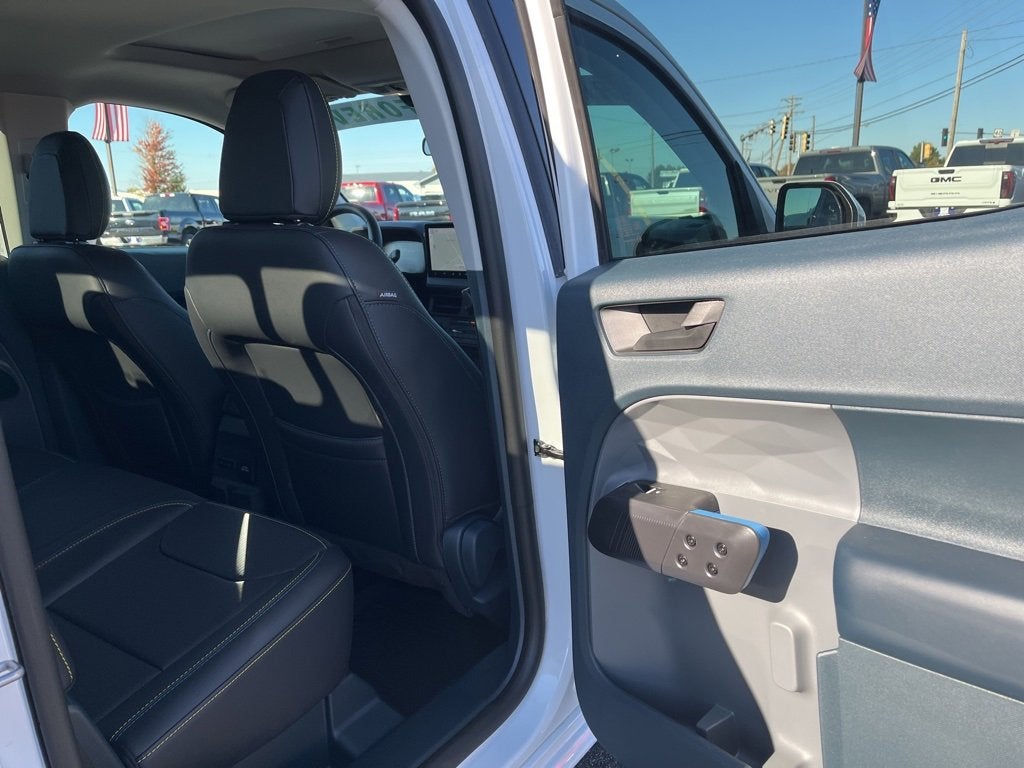 2025 Ford Maverick Lobo High