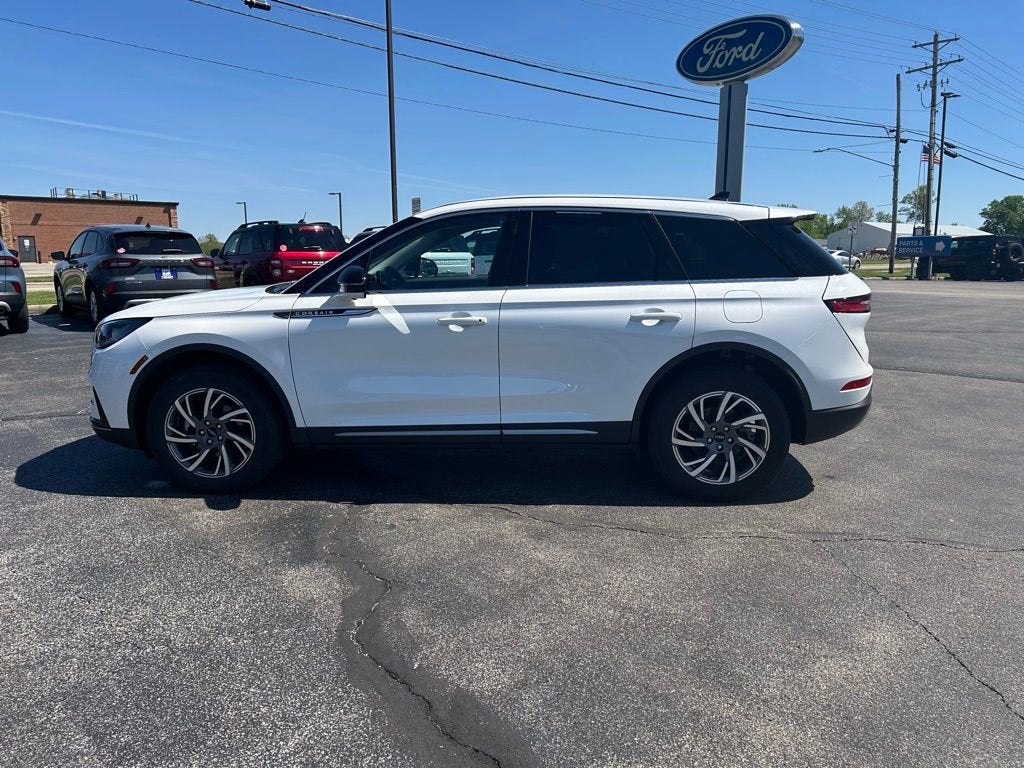 2023 Lincoln Corsair Standard