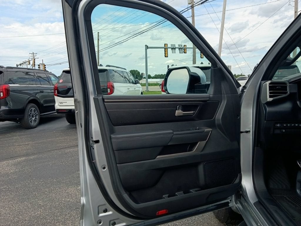 2025 Toyota Tundra 4WD SR5