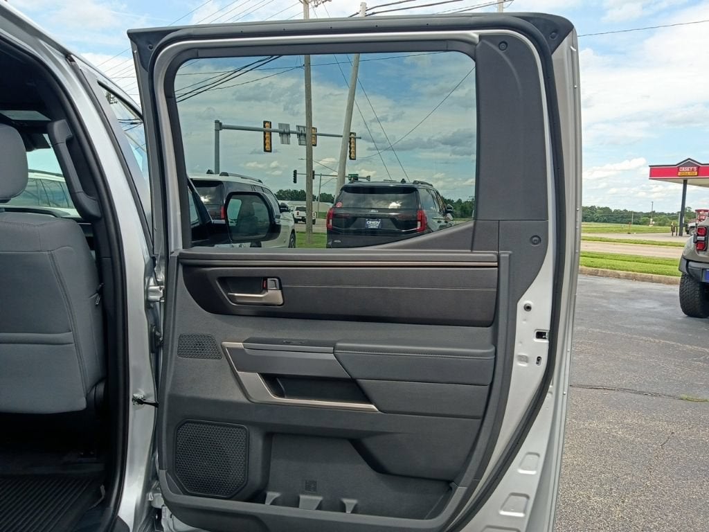 2025 Toyota Tundra 4WD SR5