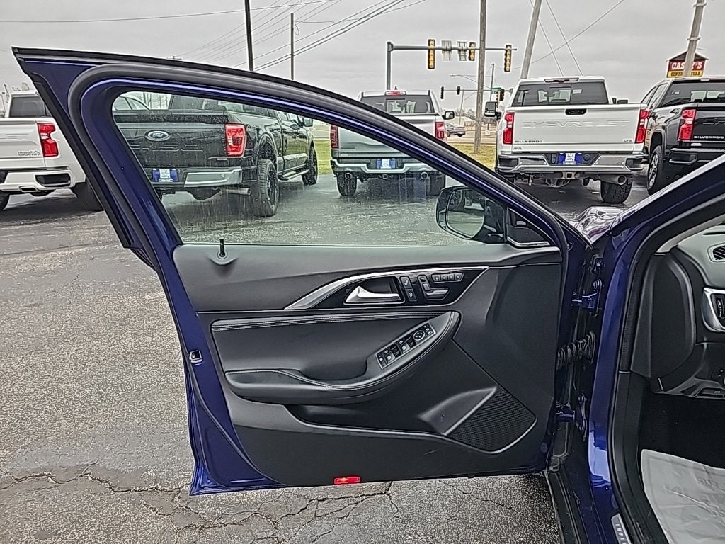 2018 INFINITI QX30 ESSENTIAL