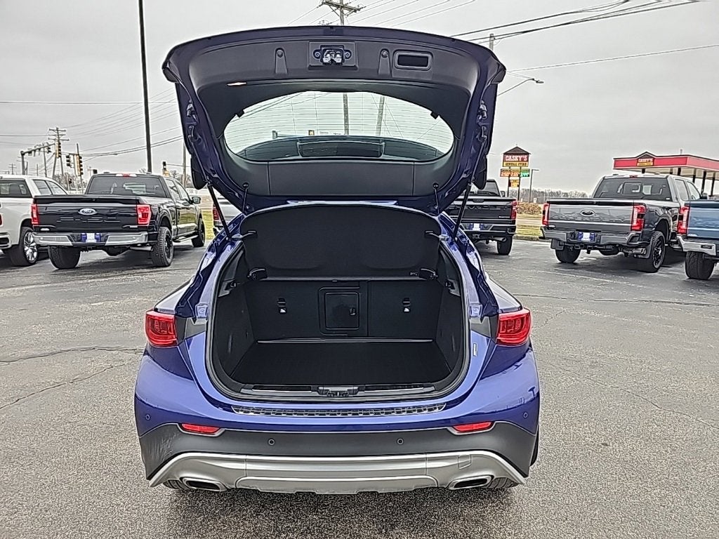 2018 INFINITI QX30 ESSENTIAL