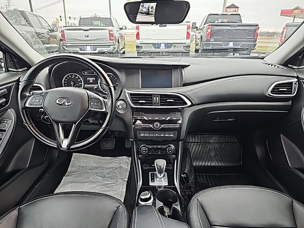 2018 INFINITI QX30 ESSENTIAL