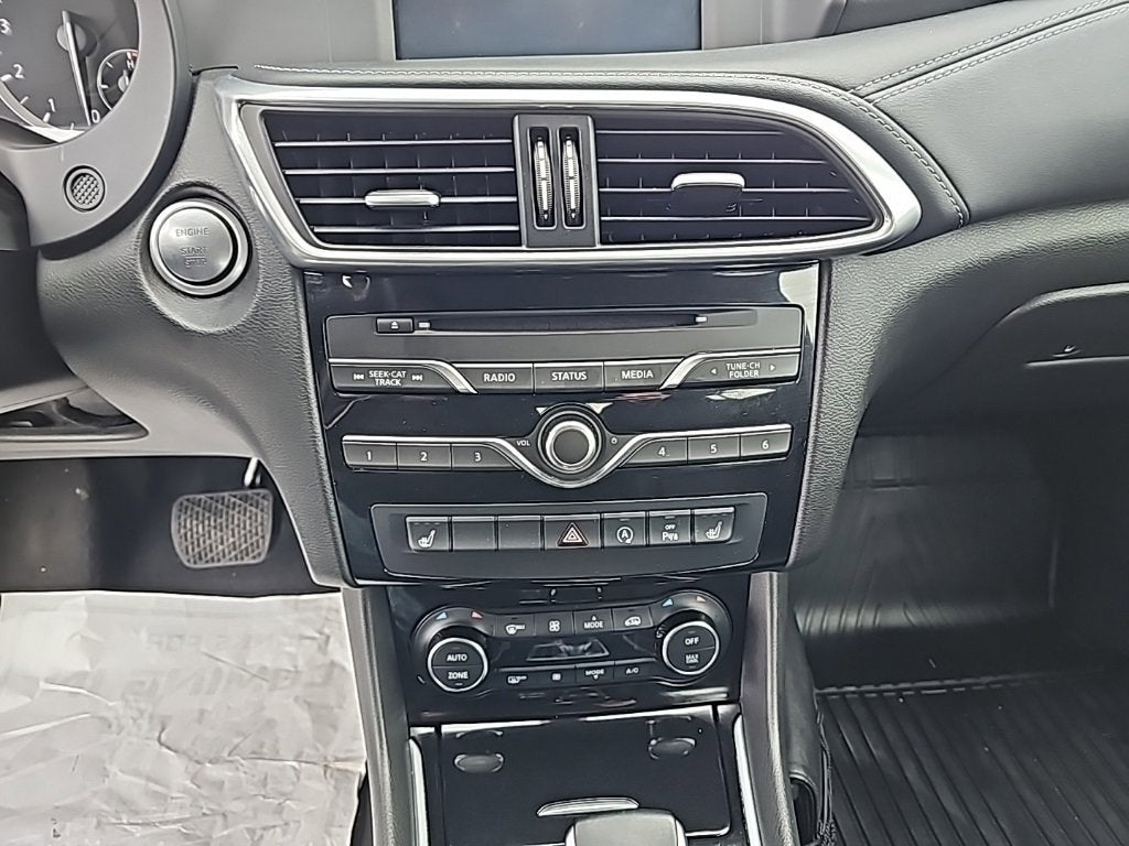 2018 INFINITI QX30 ESSENTIAL