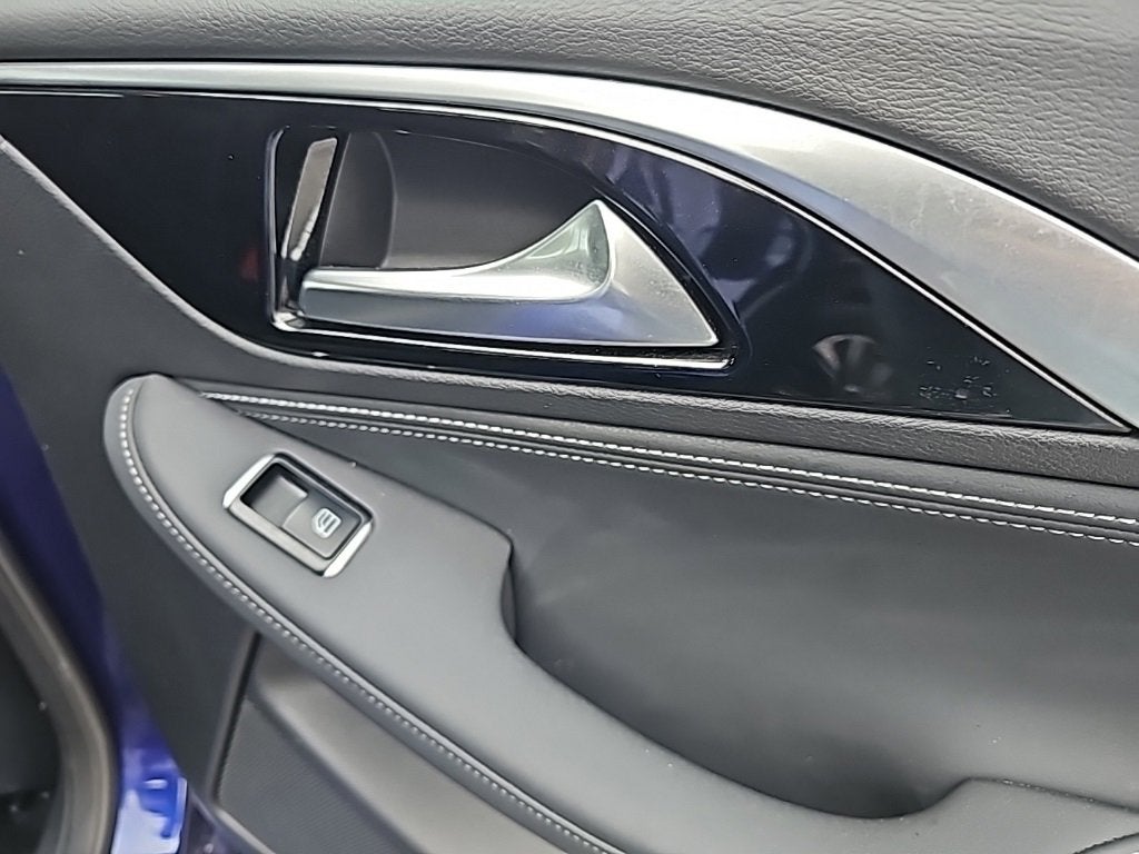 2018 INFINITI QX30 ESSENTIAL