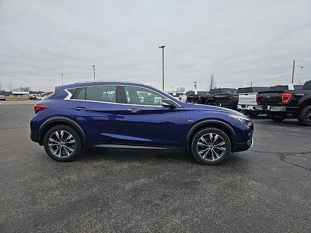 2018 INFINITI QX30 ESSENTIAL