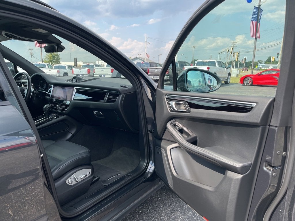 2024 Porsche Macan Base