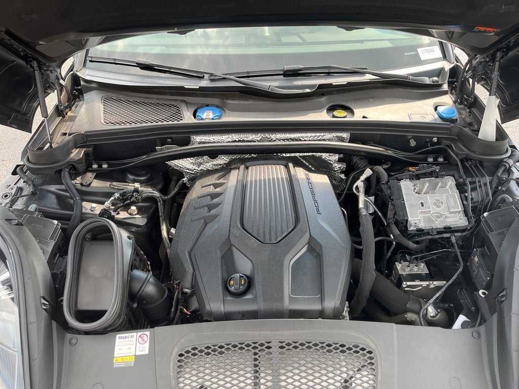 2024 Porsche Macan Base